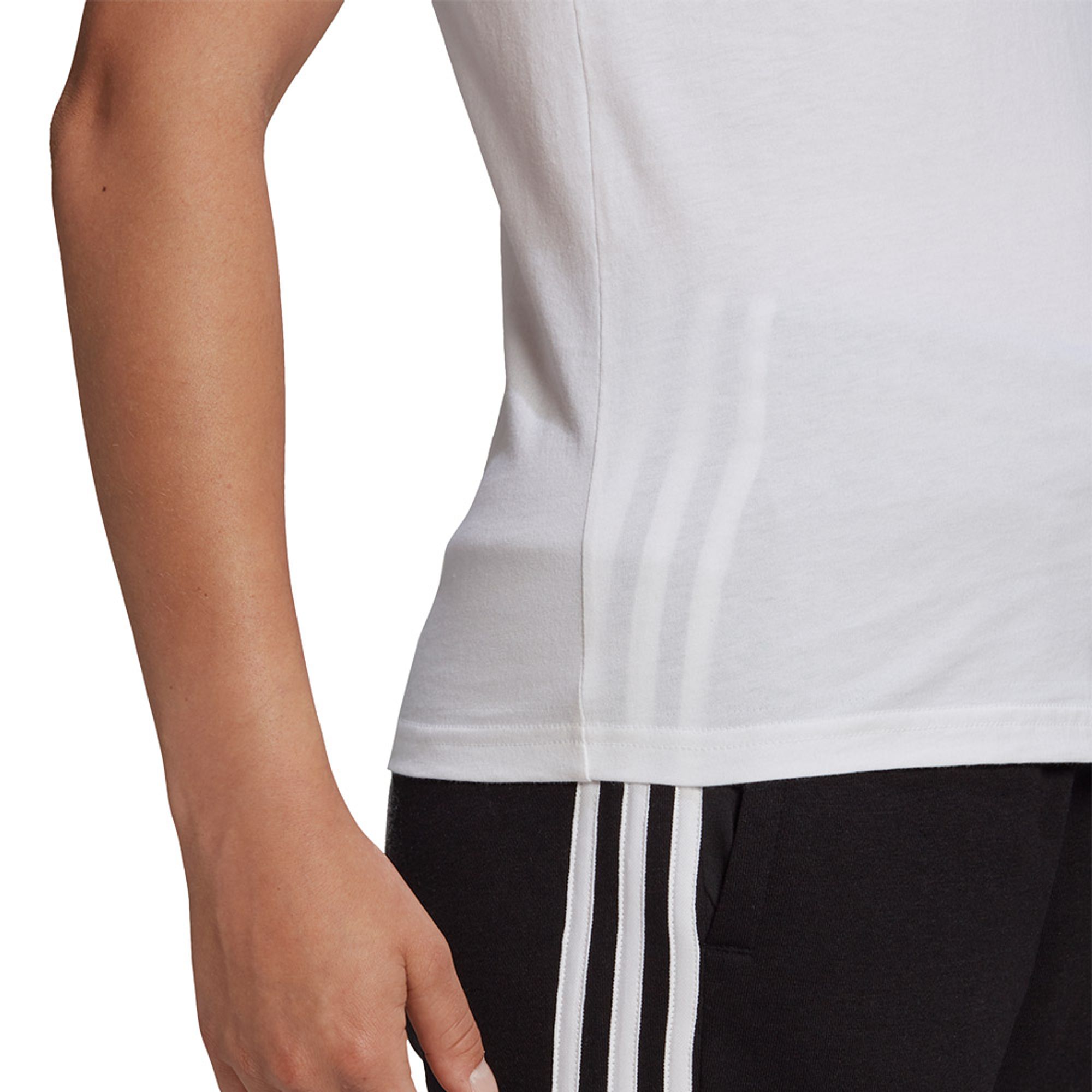 REMERA ADIDAS ESSENTIALS 3 TIRAS AJUSTADA MUJER - redsport